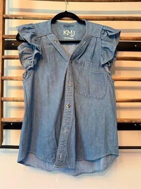 KMJ Medium Light Blue Denim Ruffle Sleeve Button-Front Top